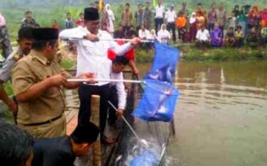 Pemkab Rohil Sejahterakan Nelayan Dengan Berbagai Program